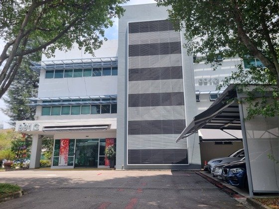 Building exterior at 991G Alexandra Road